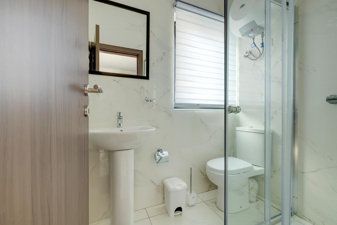 דירות סליאמה Chic 2Br Penthouse Steps From The Promenade מראה חיצוני תמונה
