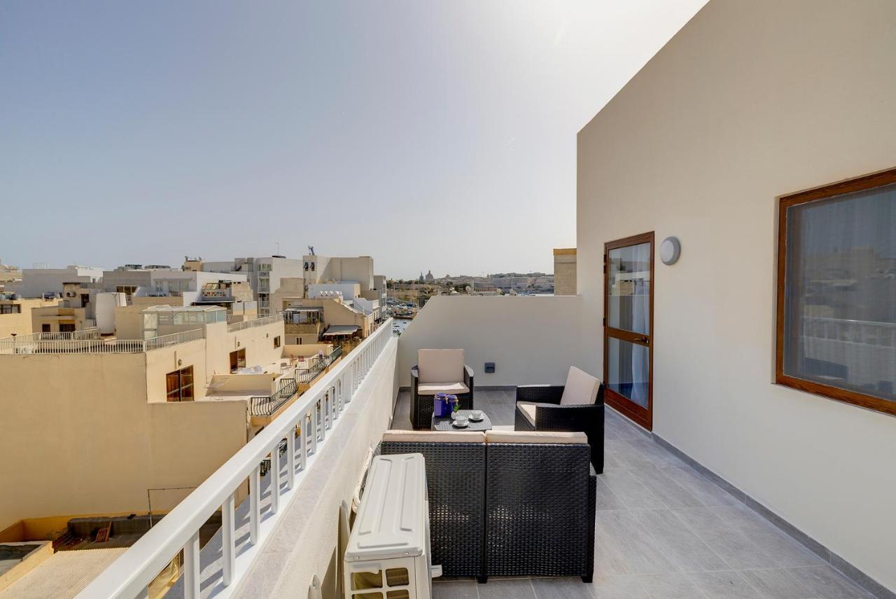דירות סליאמה Chic 2Br Penthouse Steps From The Promenade מראה חיצוני תמונה