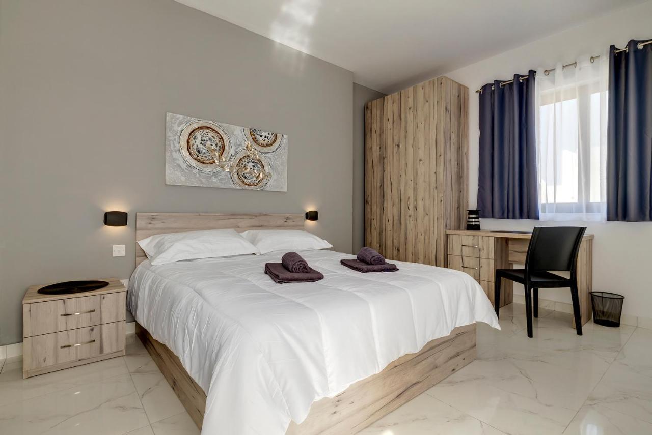 דירות סליאמה Chic 2Br Penthouse Steps From The Promenade מראה חיצוני תמונה